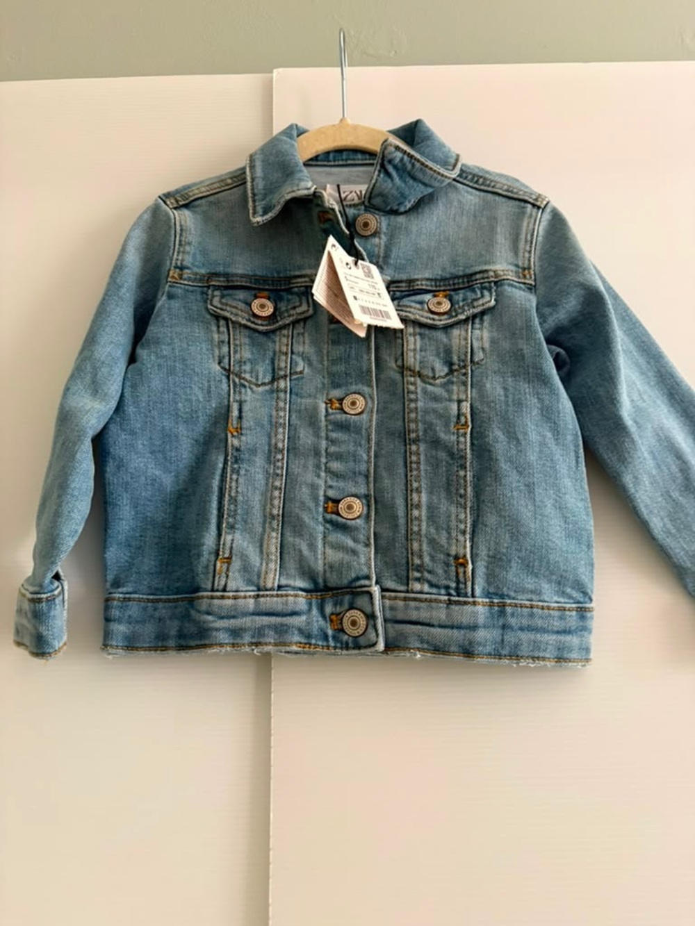 NWT Zara Kids Distressed Denim Jacket - Light Wash Size 5 Girls